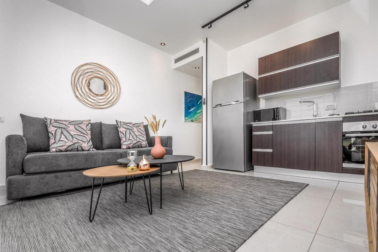 Superb 1,5 Bdr W Balcony Close To The Beach Tel-Aviv Extérieur photo